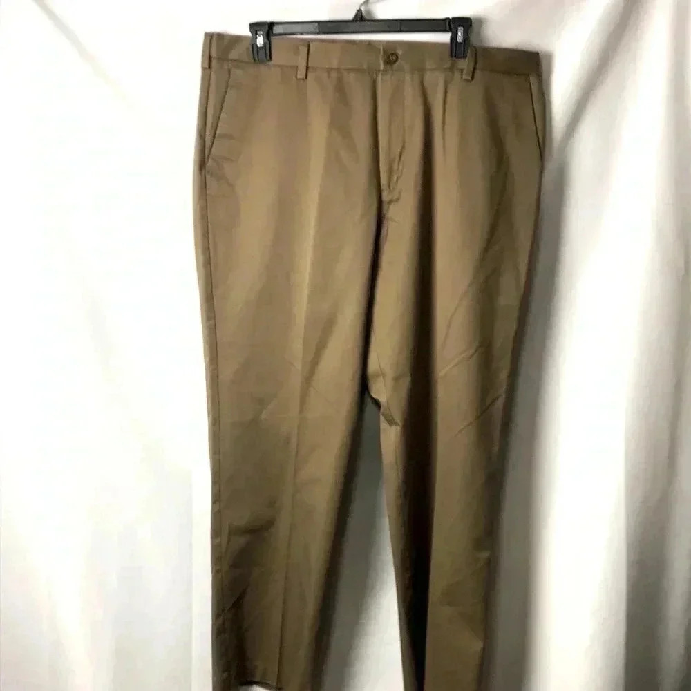 DOCKERS CLASSIC FIT D3 MENS SIZE 42x32 TAN PANTS.‎ CASUAL OR WORK WEAR